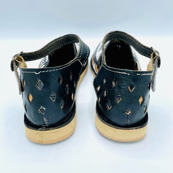 Handmade Black and White Strap Huaraches - Picture 7 of 7